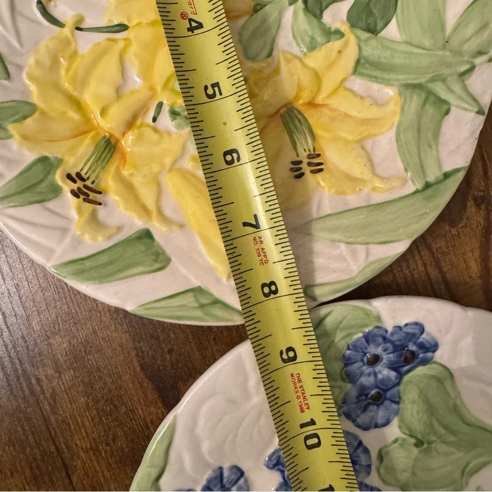 Shafford Raised‎ Relief Floral Plates Set of 4 Ceramic Mixed Flowers